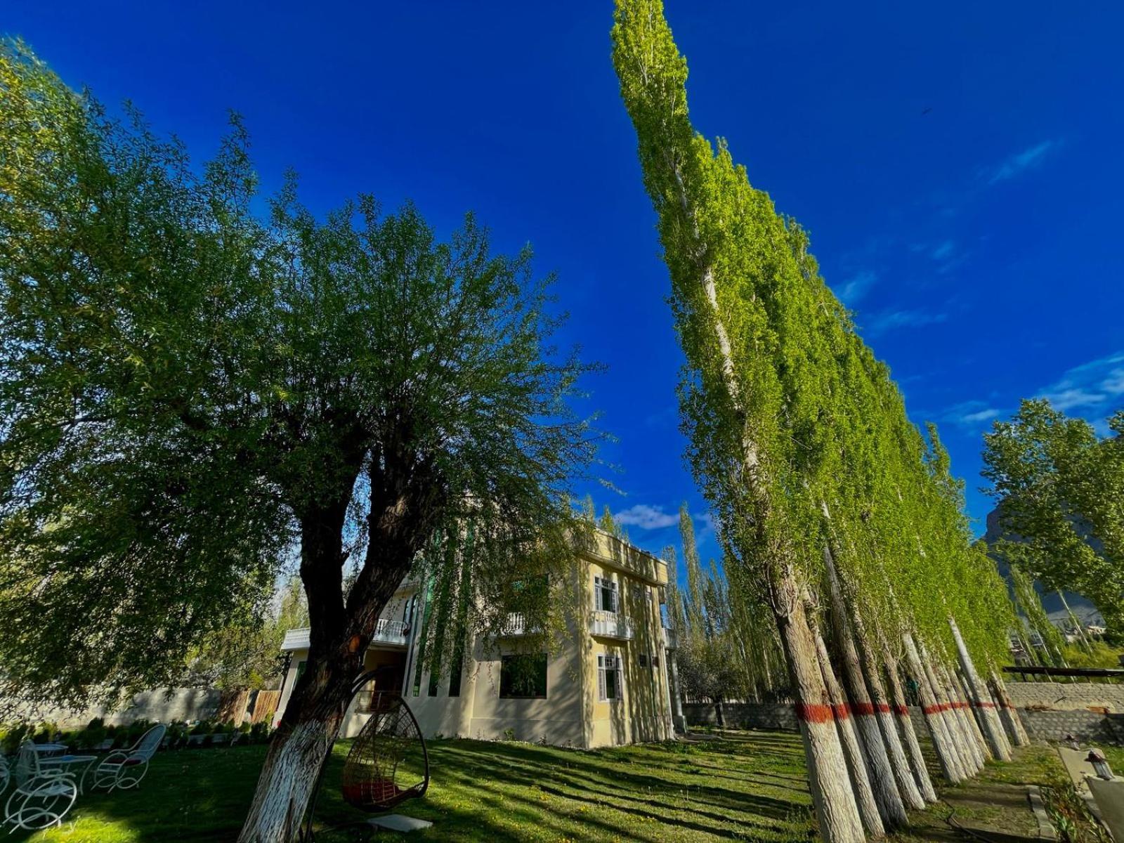 Skardu Saraye Hotel & Resort Экстерьер фото