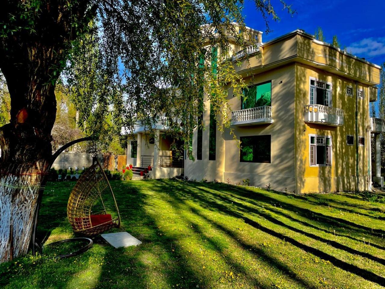 Skardu Saraye Hotel & Resort Экстерьер фото